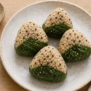 Onigiri di patata dolce e sesamo